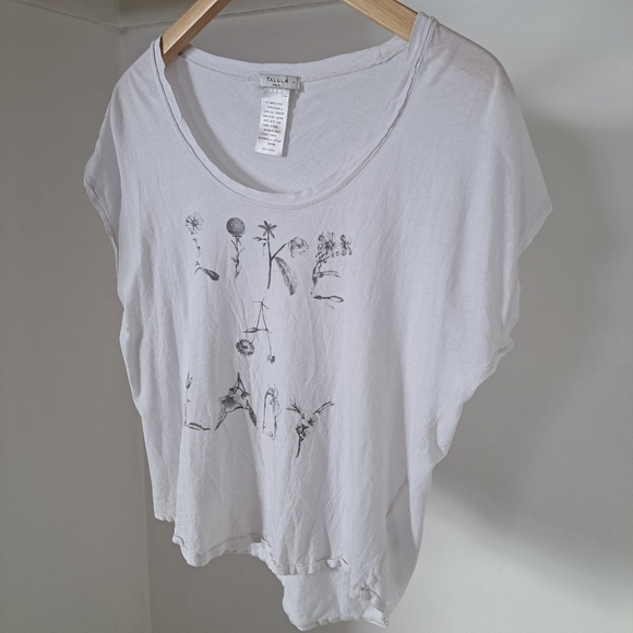 Talula | White light weight t shirt flower letters " like a lady" - Picture 2 of 7